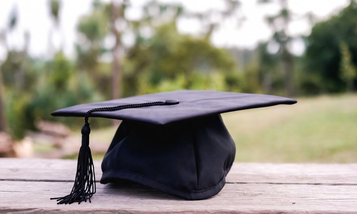 186 + Best Graduation Instagram Captions 2026